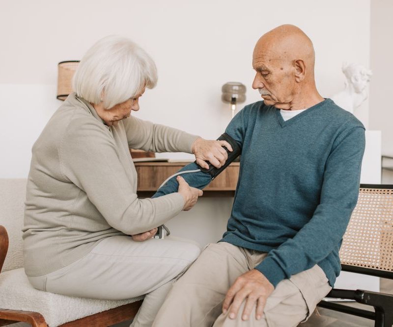 Regelmäßige Kontrolle der Vitalwerte zuhause